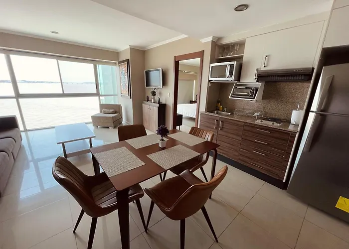 Suite Frente Al Rio En Puerto Santa Ana Riverfront
