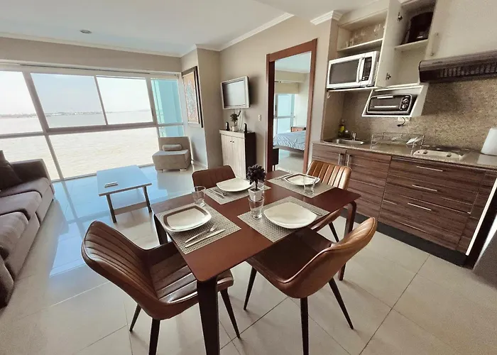 Suite Frente Al Rio En Puerto Santa Ana Riverfront
