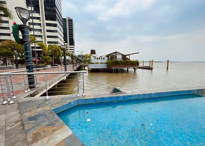 Suite Frente Al Rio En Puerto Santa Ana Riverfront