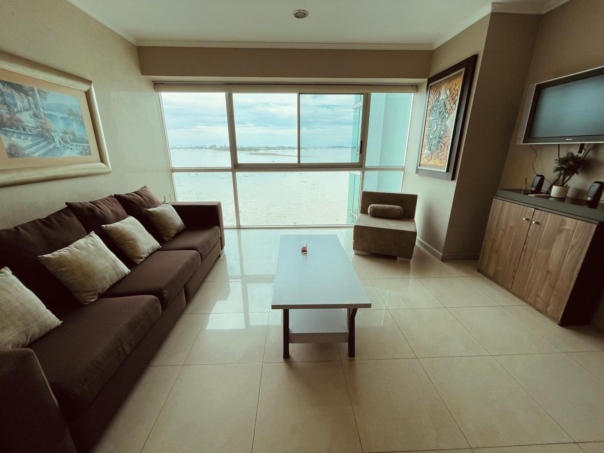 Frente Al Rio En Puerto Santa Ana Riverfront Apartment Guayaquil