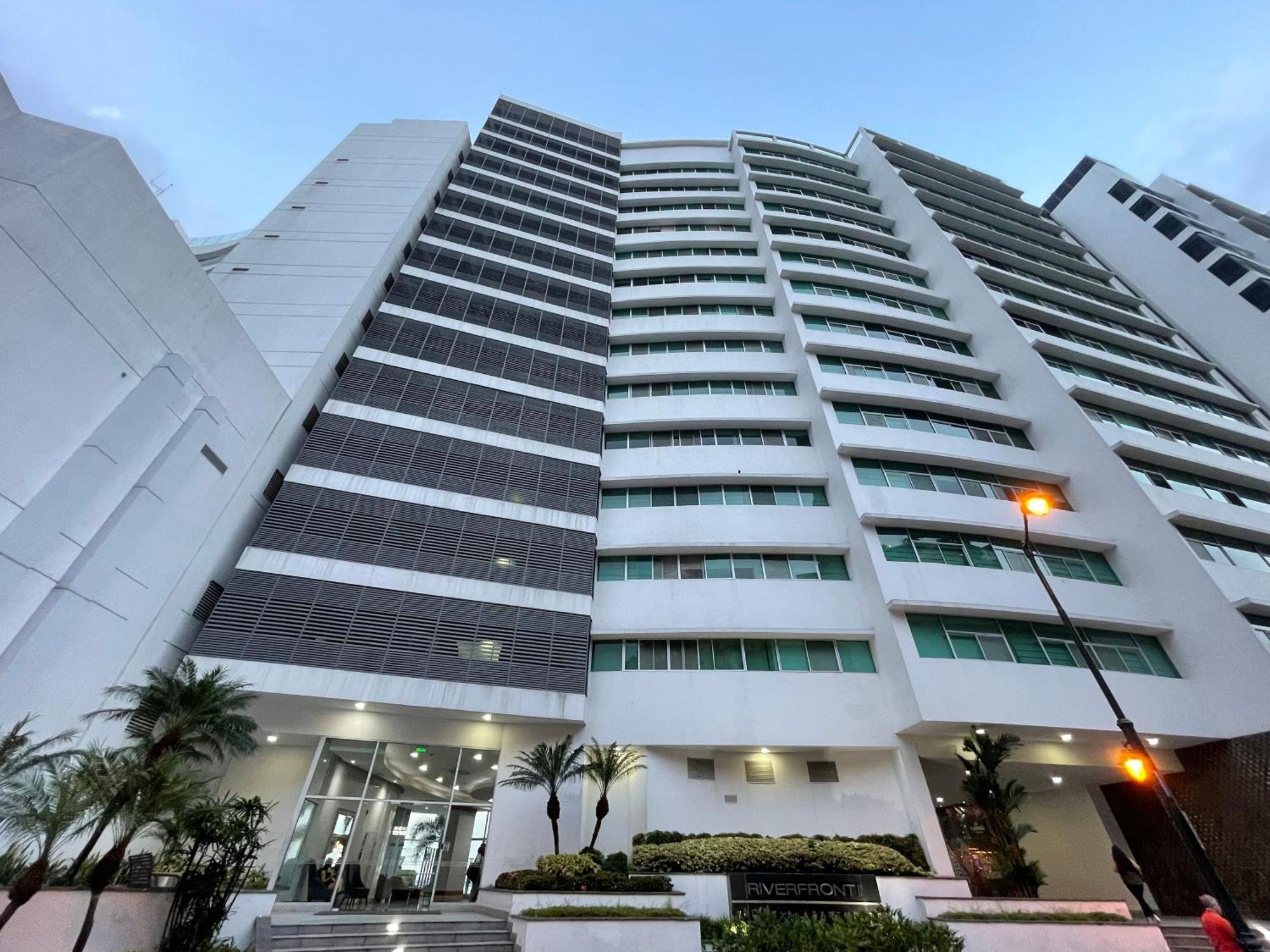 Apartment Frente Al Rio En Puerto Santa Ana Riverfront