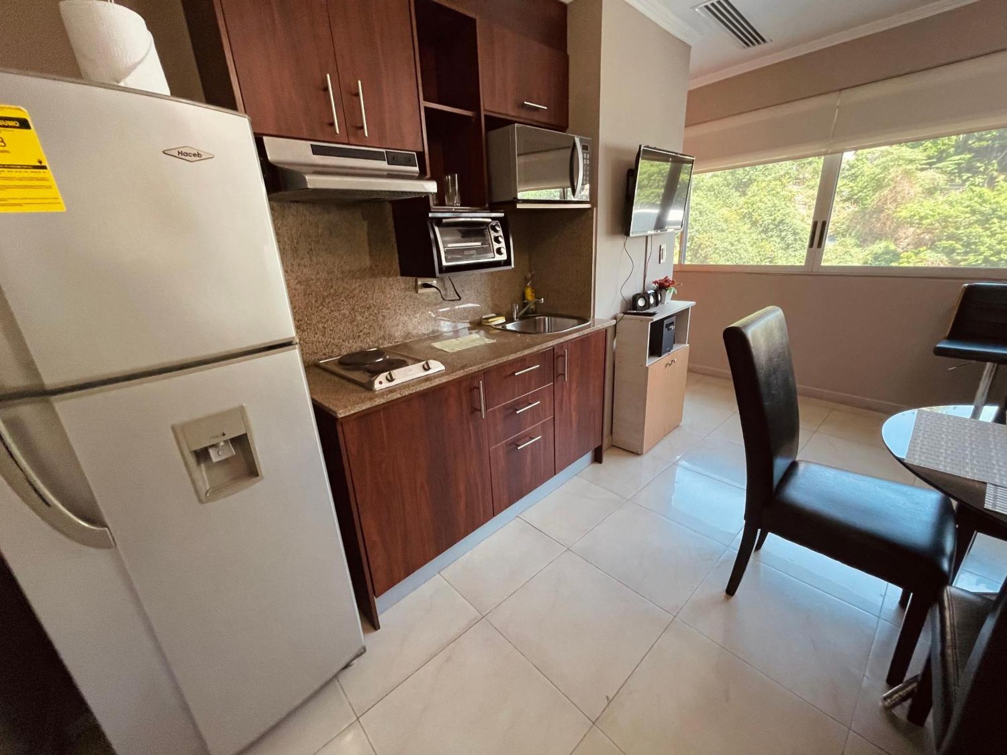 Frente Al Rio En Puerto Santa Ana Riverfront Apartment *