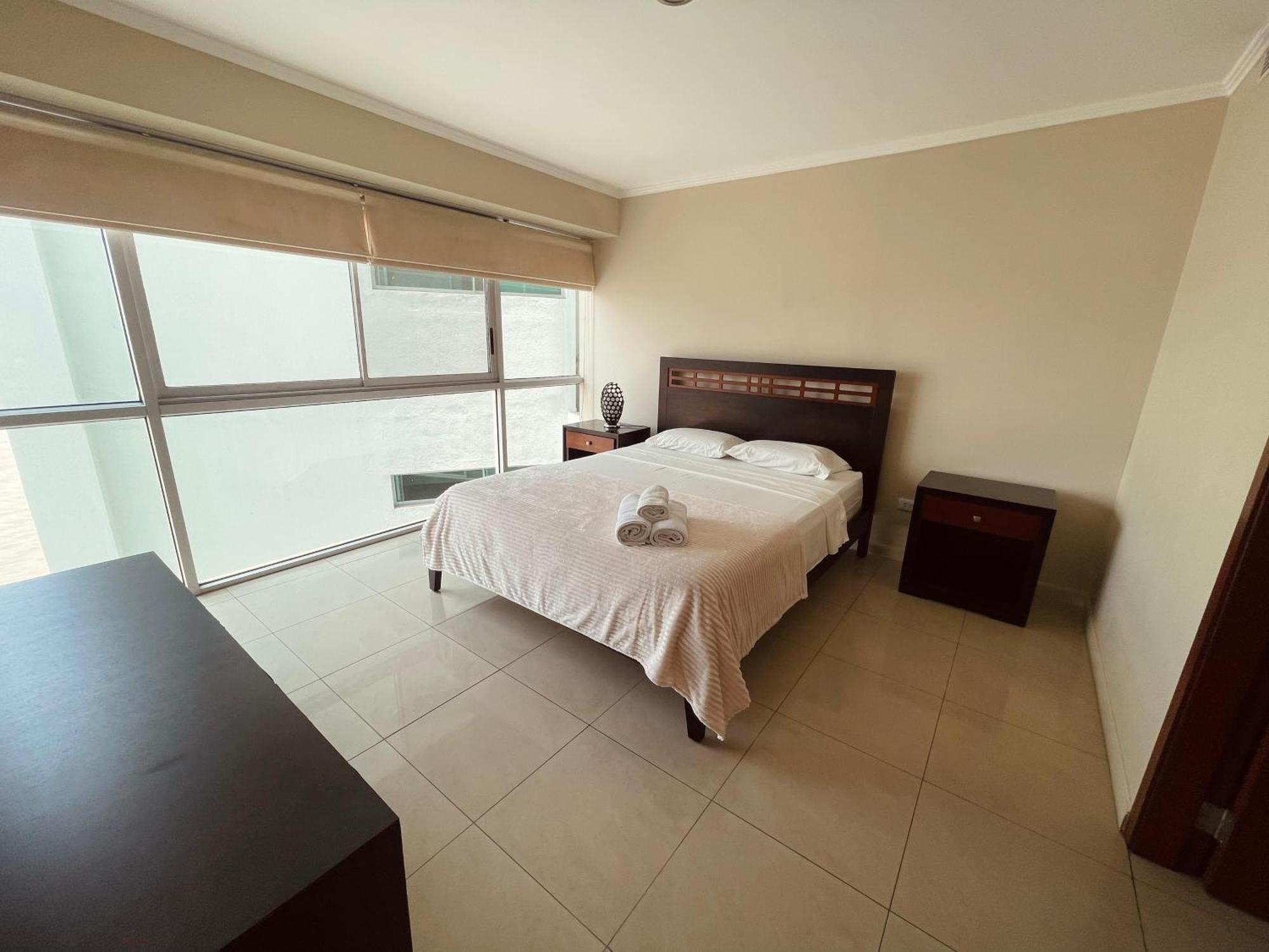 Apartment Frente Al Rio En Puerto Santa Ana Riverfront *
