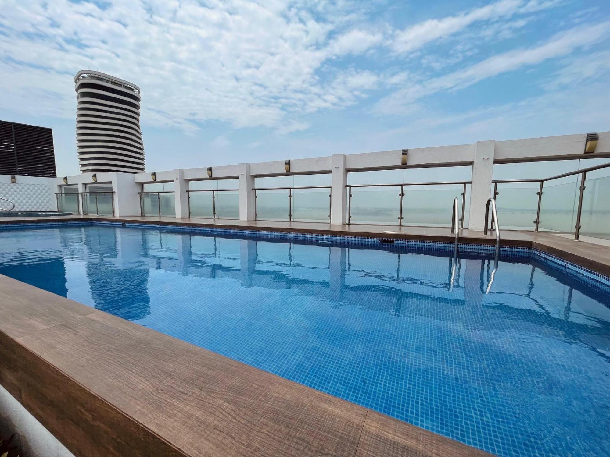 Frente Al Rio En Puerto Santa Ana Riverfront Apartment Guayaquil