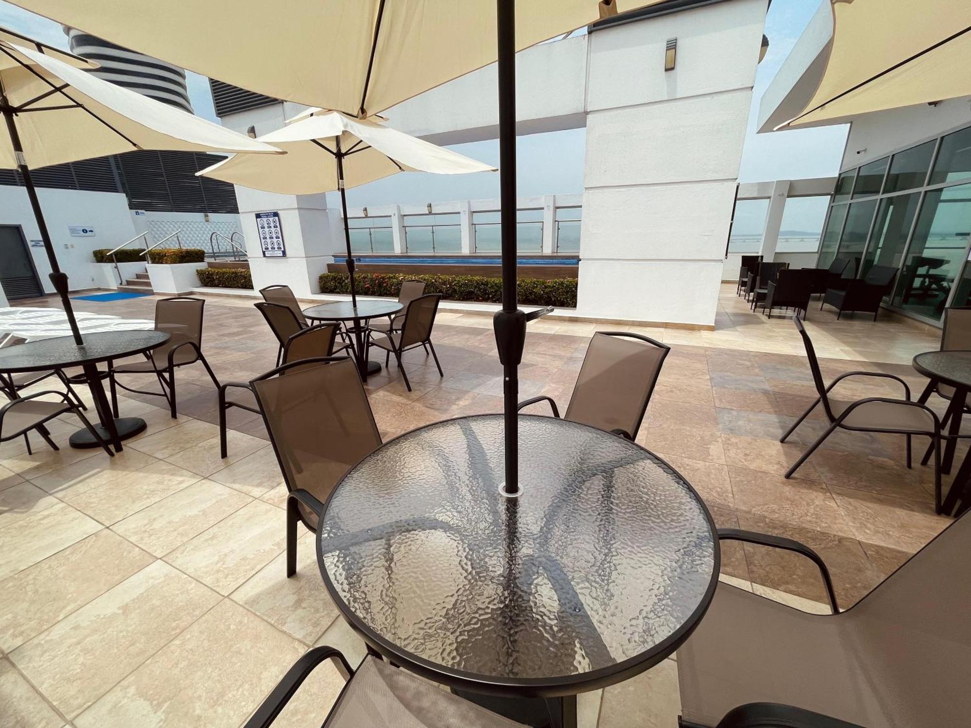 Frente Al Rio En Puerto Santa Ana Riverfront Apartment Guayaquil