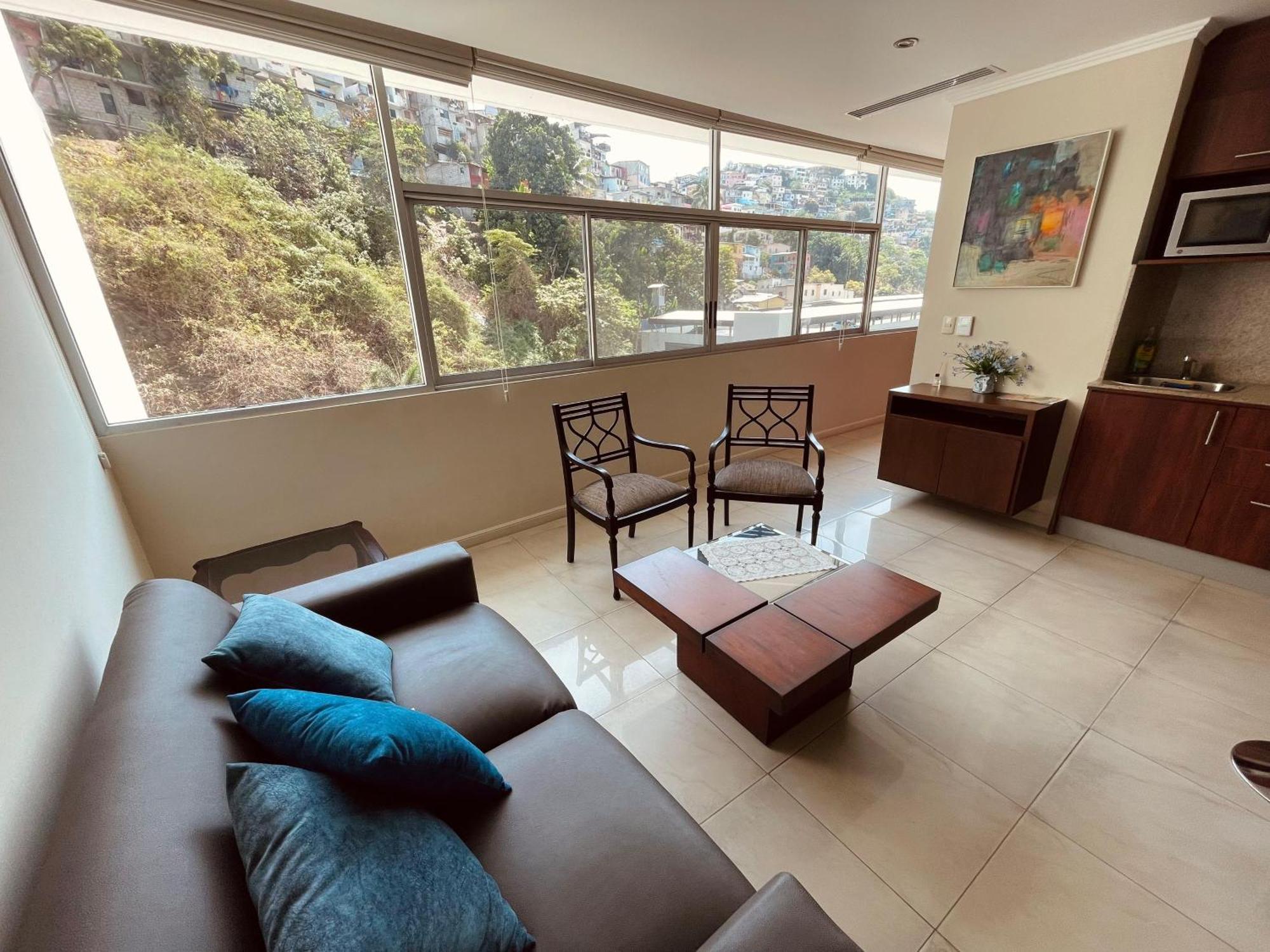 Frente Al Rio En Puerto Santa Ana Riverfront Apartment *