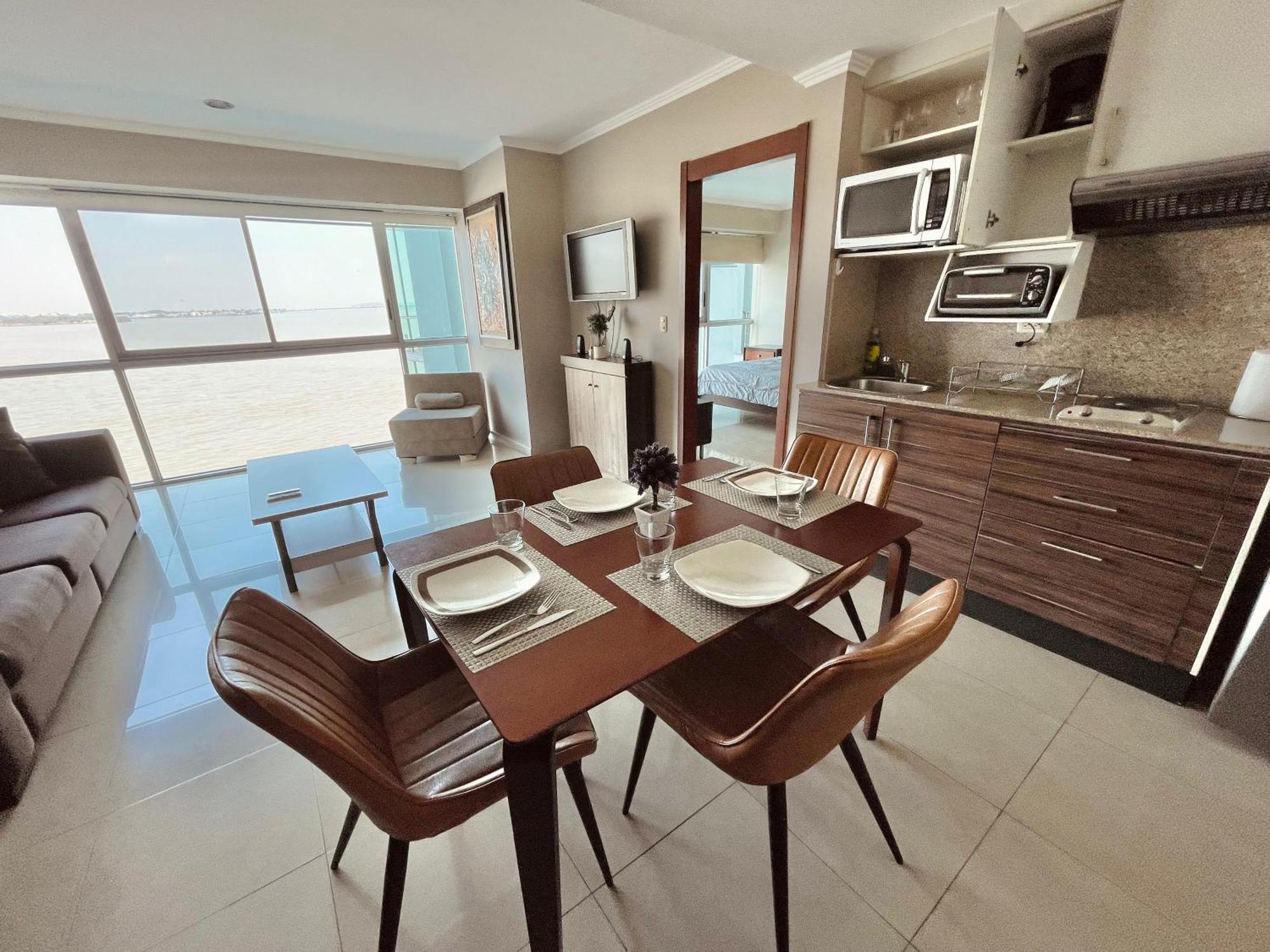 Frente Al Rio En Puerto Santa Ana Riverfront Apartment *