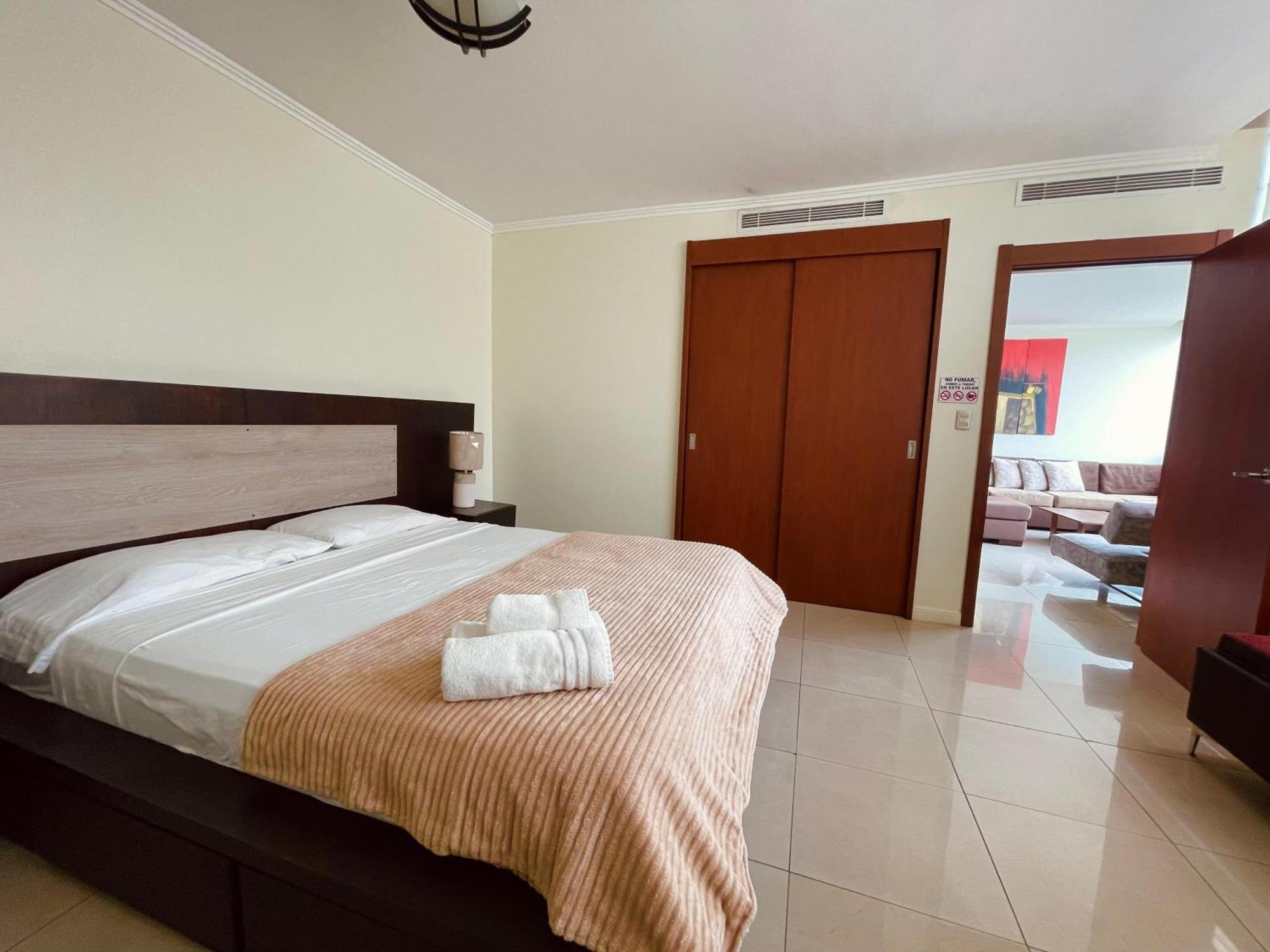 Apartment Frente Al Rio En Puerto Santa Ana Riverfront *